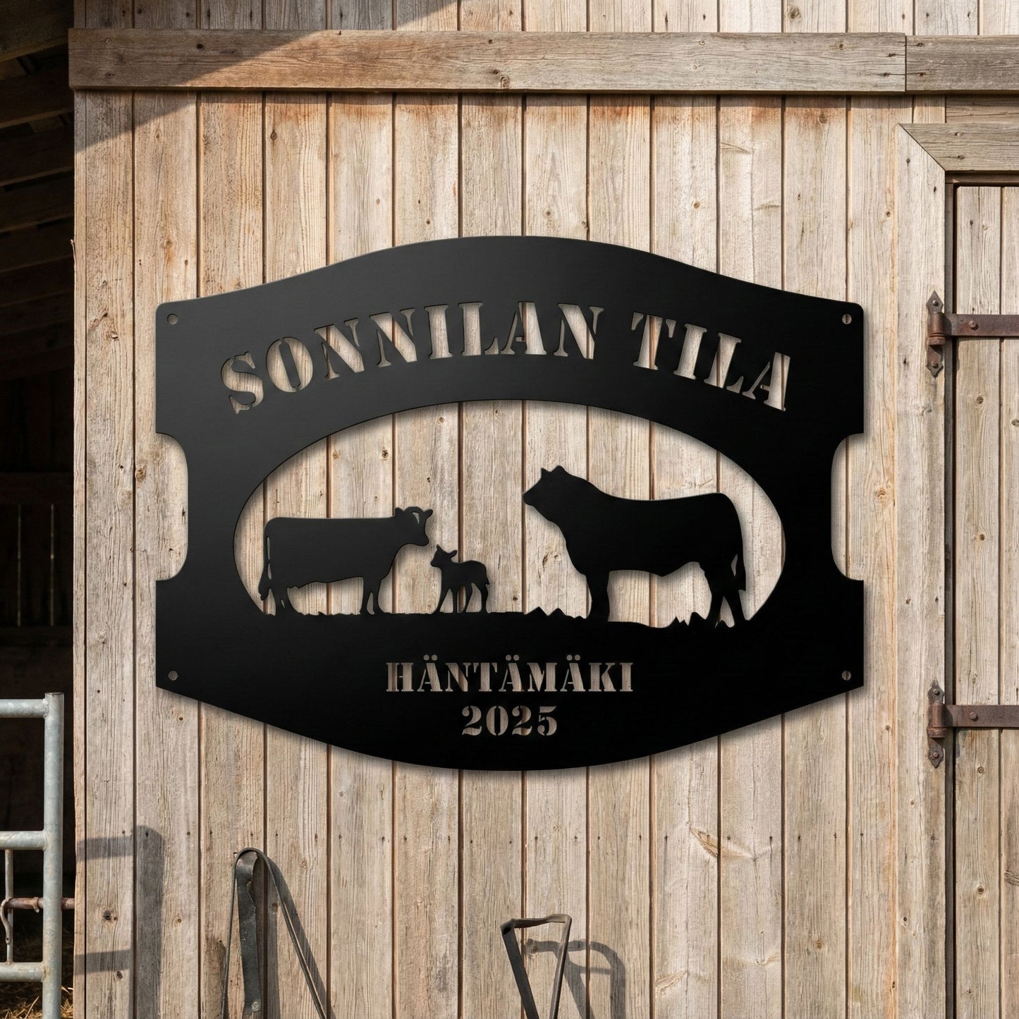 Lehmät farmikyltti omalla tekstillä
